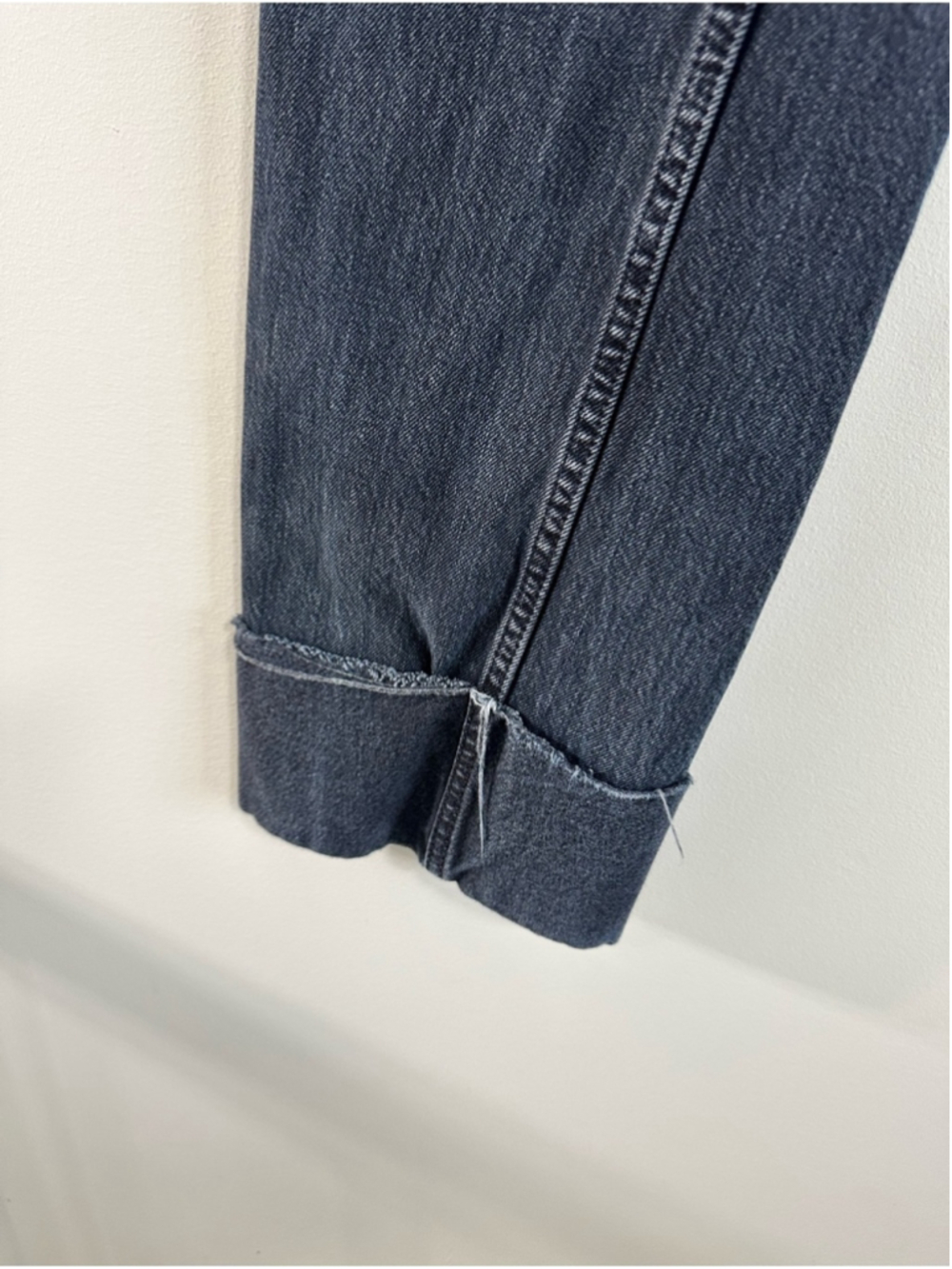 Re/Done High-Rise Loose Long Cuff Jean Size 25 Blacken Blue Aritzia - Picture 10 of 16
